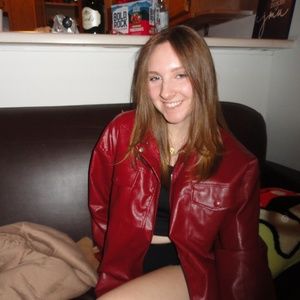 Meet your Posher, Chloe